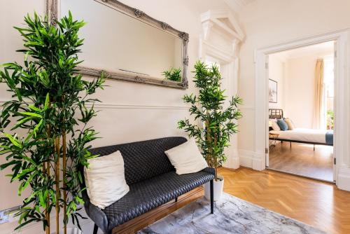 3 Bedroom Garden Apartment Opposite the Beach photo 37