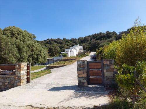 Imagem da galeria de SkiNAmmos Eco Villas em Marmari