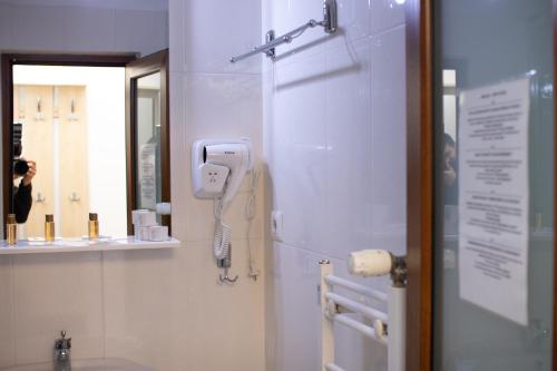 Vonios kambarys apgyvendinimo įstaigoje Bicaz-Chei