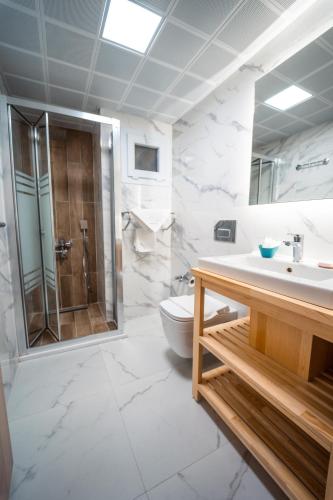Twins Hotel Çeşmeにあるバスルーム