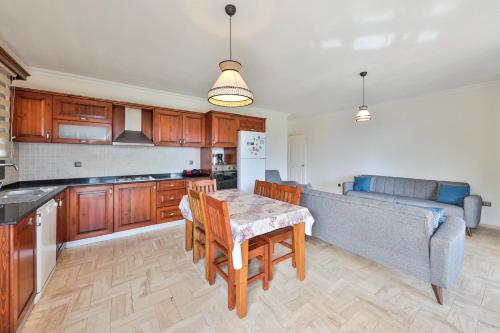 Η κουζίνα ή μικρή κουζίνα στο Nirvana Apartments
