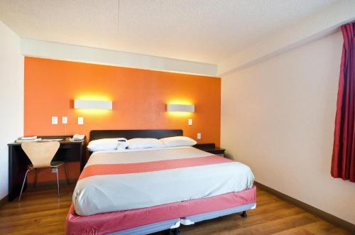 Ένα ή περισσότερα κρεβάτια σε δωμάτιο στο Motel 6-Springfield, DC - Washington Southwest