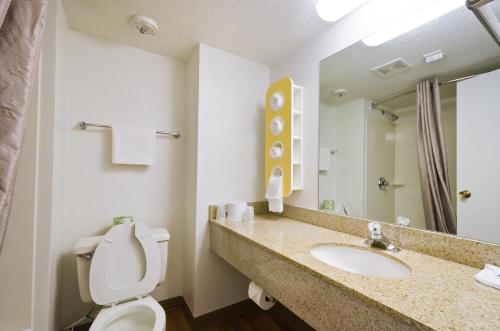 Ένα μπάνιο στο Motel 6-Springfield, DC - Washington Southwest