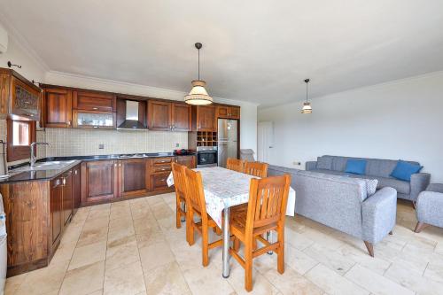 Η κουζίνα ή μικρή κουζίνα στο Nirvana Apartments