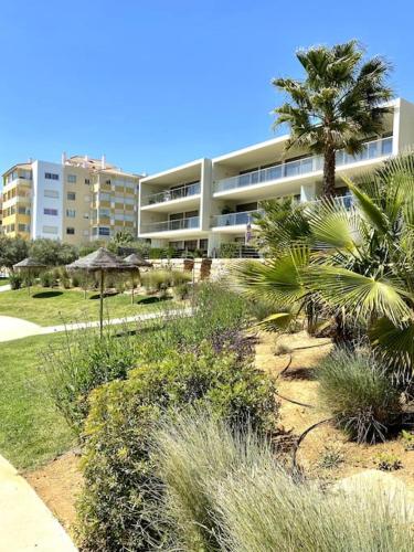 NEW STUNNING OCEAN APRT IN "OASIS MAR" Wi-Fi