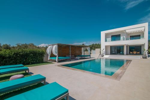 Πισίνα στο ή κοντά στο Antonia Villa - Luxurious Serenity with Private Pool, by ZanteWize