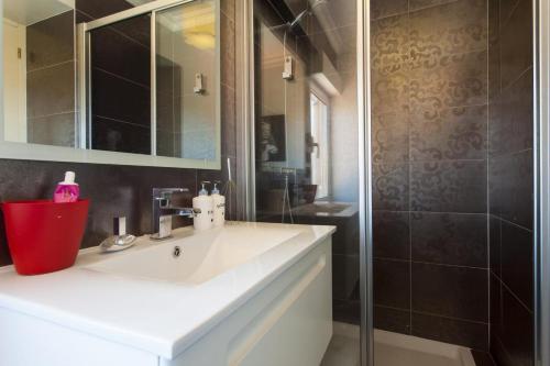 Phòng tắm tại FLH - Charming Graça Duplex