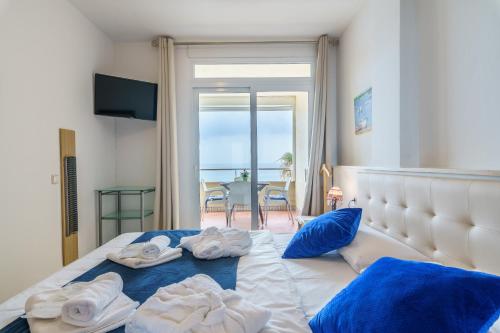 Fantastic Views , on the beach Best Location in Torremolinos
