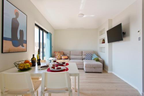 Ocean Scene 2 bed Apt
