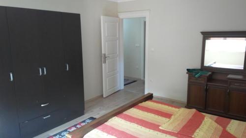 Ένα ή περισσότερα κρεβάτια σε δωμάτιο στο Guesthaus Levent