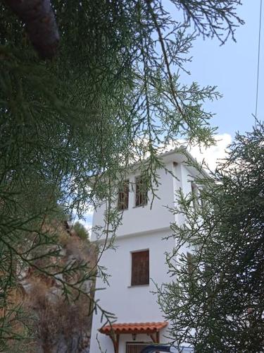 Gambar di galeri bagi Μπροστά στο ναυάγιο Καλή τύχη di Tríkeri