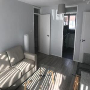 Zona de estar de Modern 2 Bed Apt. 5 Mins to Common Wealth Games