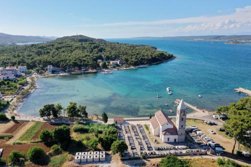 Gallery image of Apartmani Bella Luce in Pašman