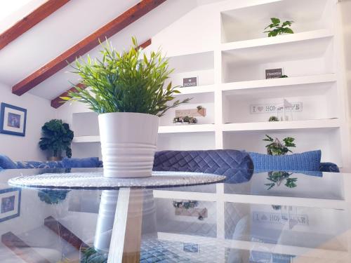 Fotografie z fotogalerie ubytování Apartments Sandra in the historical center of the city v destinaci Supetar