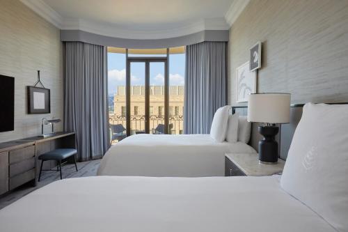Beverly Wilshire, A Four Seasons Hotel Image