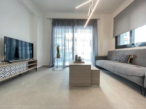 Foto dalla galleria di Modern Apartments near Marina Flisvos ad Atene