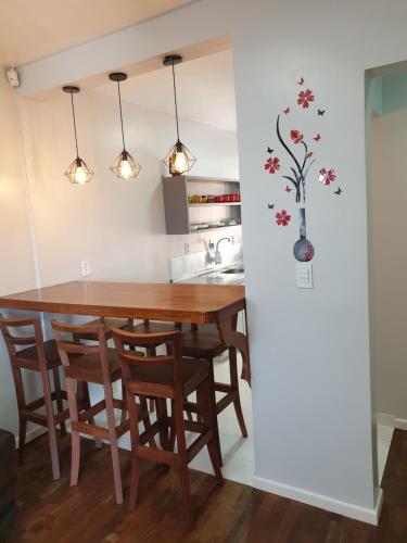 Køkken eller tekøkken på Casa aconchegante no Centro de Campo Alegre(SC)