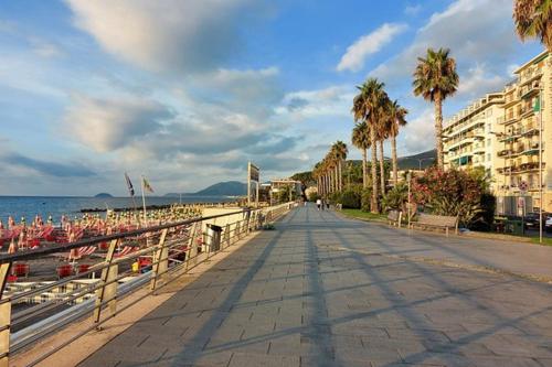 Φωτογραφία από το άλμπουμ του Loano-Marina Spiaggia, mare, a 5 stelle σε Loano