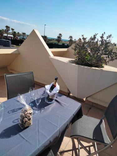 Naturisme appartement heliopolis face à la plage avec vue mer