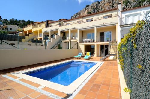 Montseny 3 - Piscina Privada