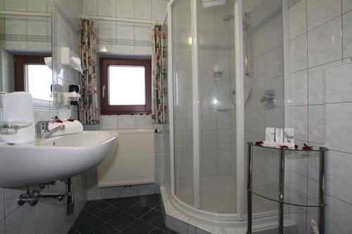 Bathroom sa Gast- und Ferienhof Christler