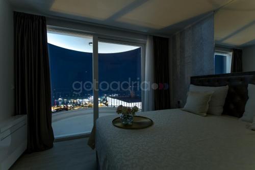 Gallery image of Villa Smaragd - Opal - Luxury Apt With Shared Pool And Private Hot Tub in Makarska
