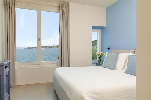 Gallery image of Luxury Lake View Apartments in Salò