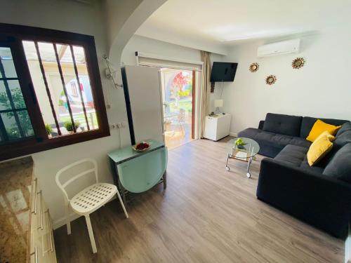 Bungalow Parque Golf by Sunhousescanarias & pool