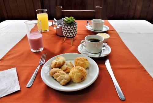 Makanan di atau berdekatan hotel