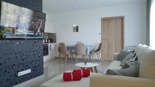 Kékvitorla Apartman Keszthely 8360 Keszthely, Vitorlás sétány 2. 3em. 37. kép - 3