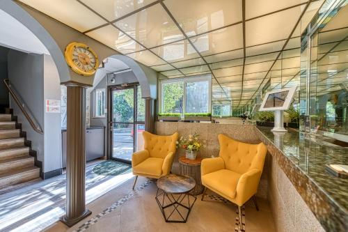 La Mirage Inn - Hollywood Image