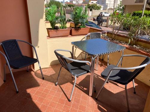 TRÈS BEL APPARTEMENT ENTIÈREMENT RÉNOVÉ