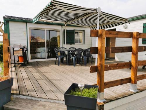 Afbeelding uit fotogalerij van Mobil Home L'Evasion in Brem-Sur-Mer