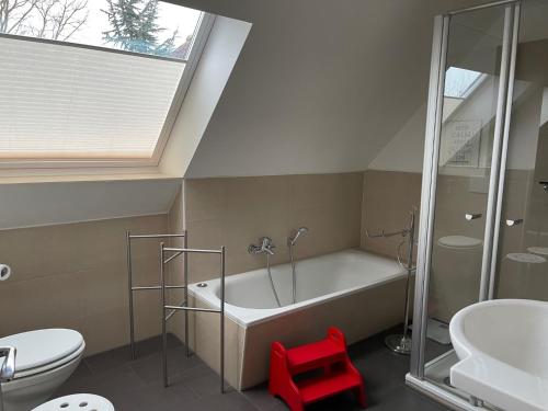 Salle de bains dans l'établissement "Haus ViDa"