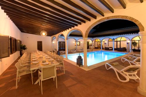 La Roca Rara - 8 Bedroom Villa
