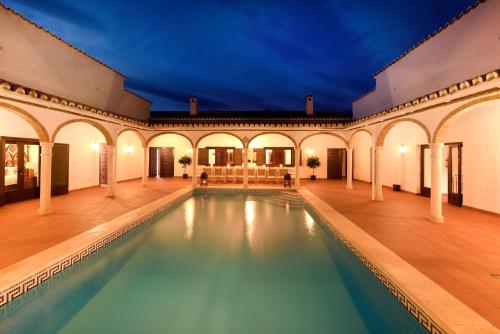 La Roca Rara - 8 Bedroom Villa