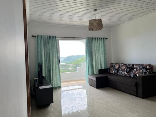 Χώρος καθιστικού στο Western Ocean Breeze Self Catering