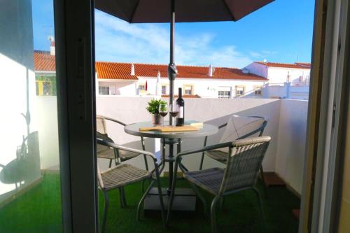 Albufeira Central Apartment, 10 mins walk to beach