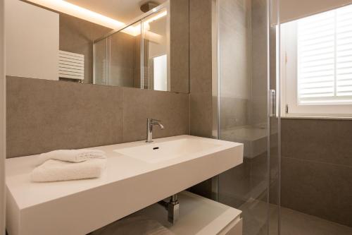 Kúpeľňa v ubytovaní Luxury Villa Spa Castelforte mondello