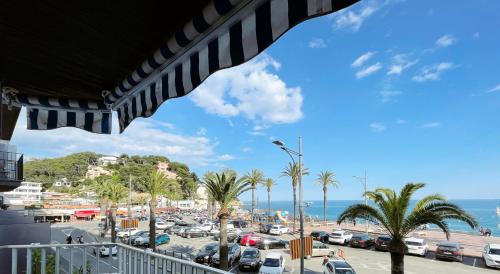Happy LLoret