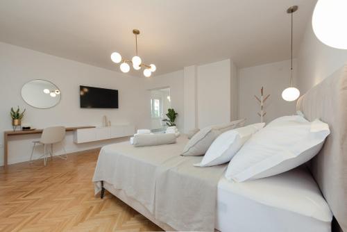 littleMore Studio Apartment