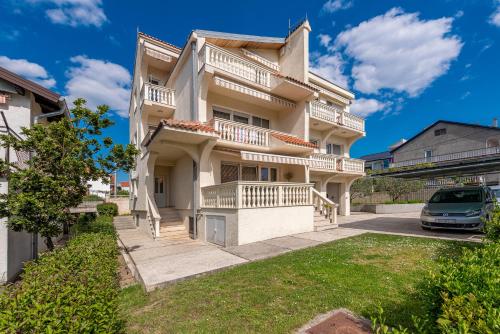 littleMore Studio Apartment