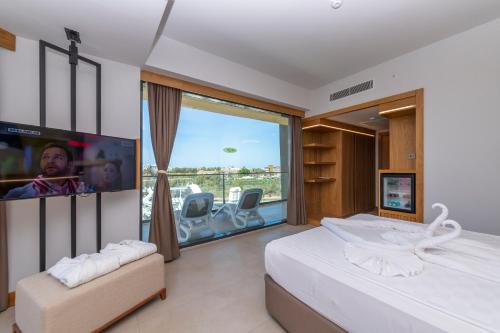 Postel nebo postele na pokoji v ubytování Akadia Luxury Sorgun - Adults Only 16 Plus