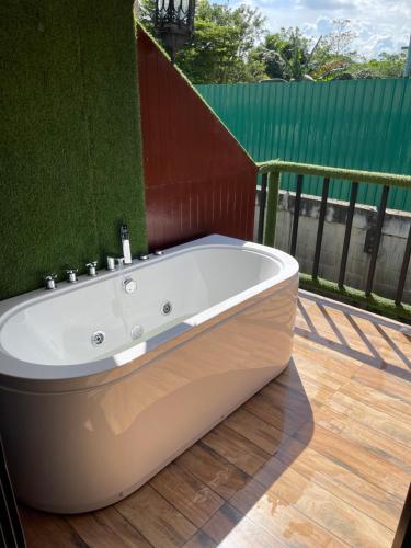 Φωτογραφία από το άλμπουμ του Noree Jacuzzi House σε Ban Phan Sadet Nai