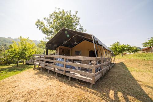 Příroda nedaleko luxury tent