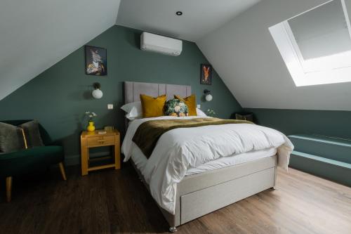 Gallery image of Stylish one bedroom Cotswold Coach House Tetbury in Tetbury