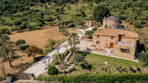 Gallery image of Gerakopetra in Vasilikos