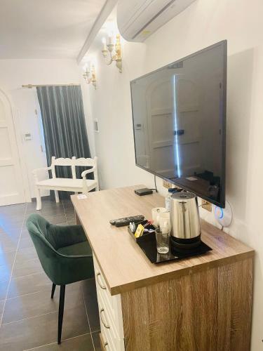 Una cocina o zona de cocina en The Red Farm Relais & Spa