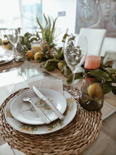 Makanan di atau berdekatan apartmen