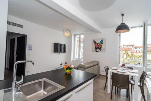 Brand new 2 BR Gambetta Fully Renovated 2021- 5 mns Palais by Olam Properties